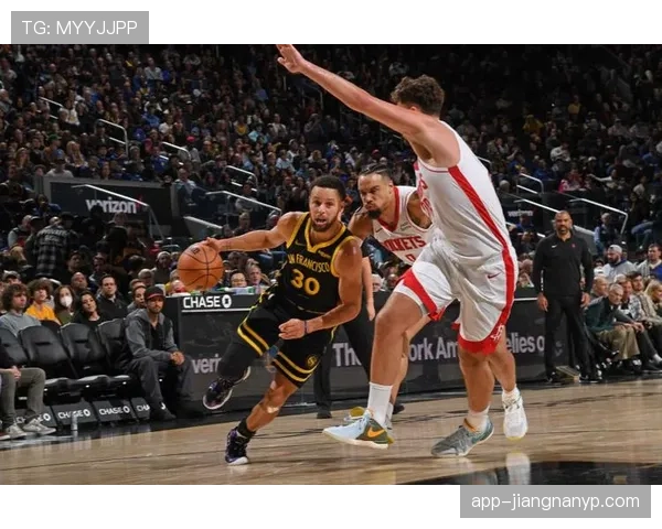 申京挡拆给外线拉空间较上季更提升内线效率