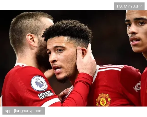 加纳乔高位压迫中的边锋职责与战术作用解析